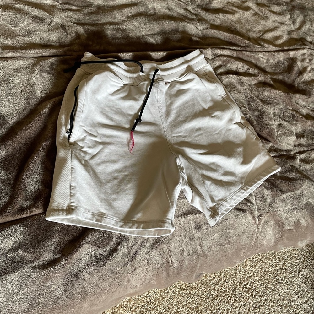 Fabletics shorts bundle - Picture 3 of 4